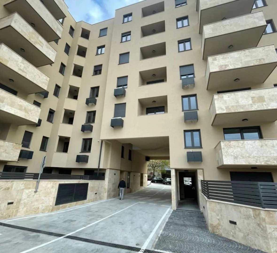 Regal Splendor Apartments Σπλιτ 0*,